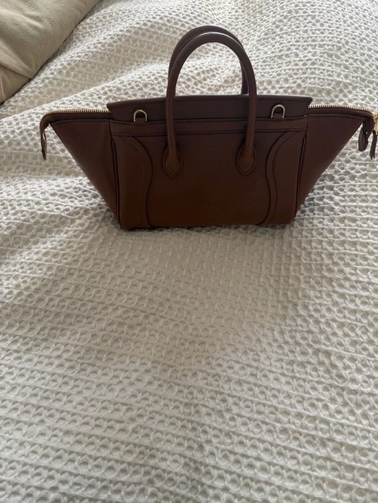 Celine 
LITTLE LUGGAGE IN SUPPLE SHINY LAMBSKIN - Picture 2 of 10